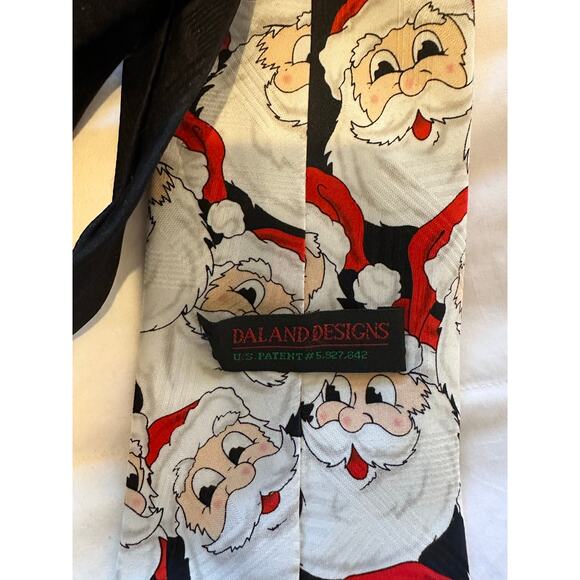Darland Designs Men's Black red Santa Claus Musical Blinking Christmas Neck Tie - Picture 5 of 5
